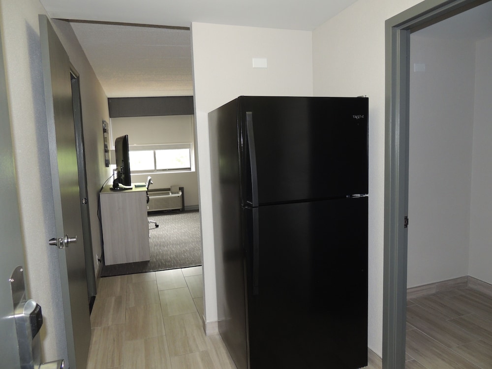 Best Western Plus Clarks Summit Scranton 14/37