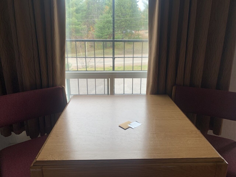 Bancroft Inn and Suites 25/39