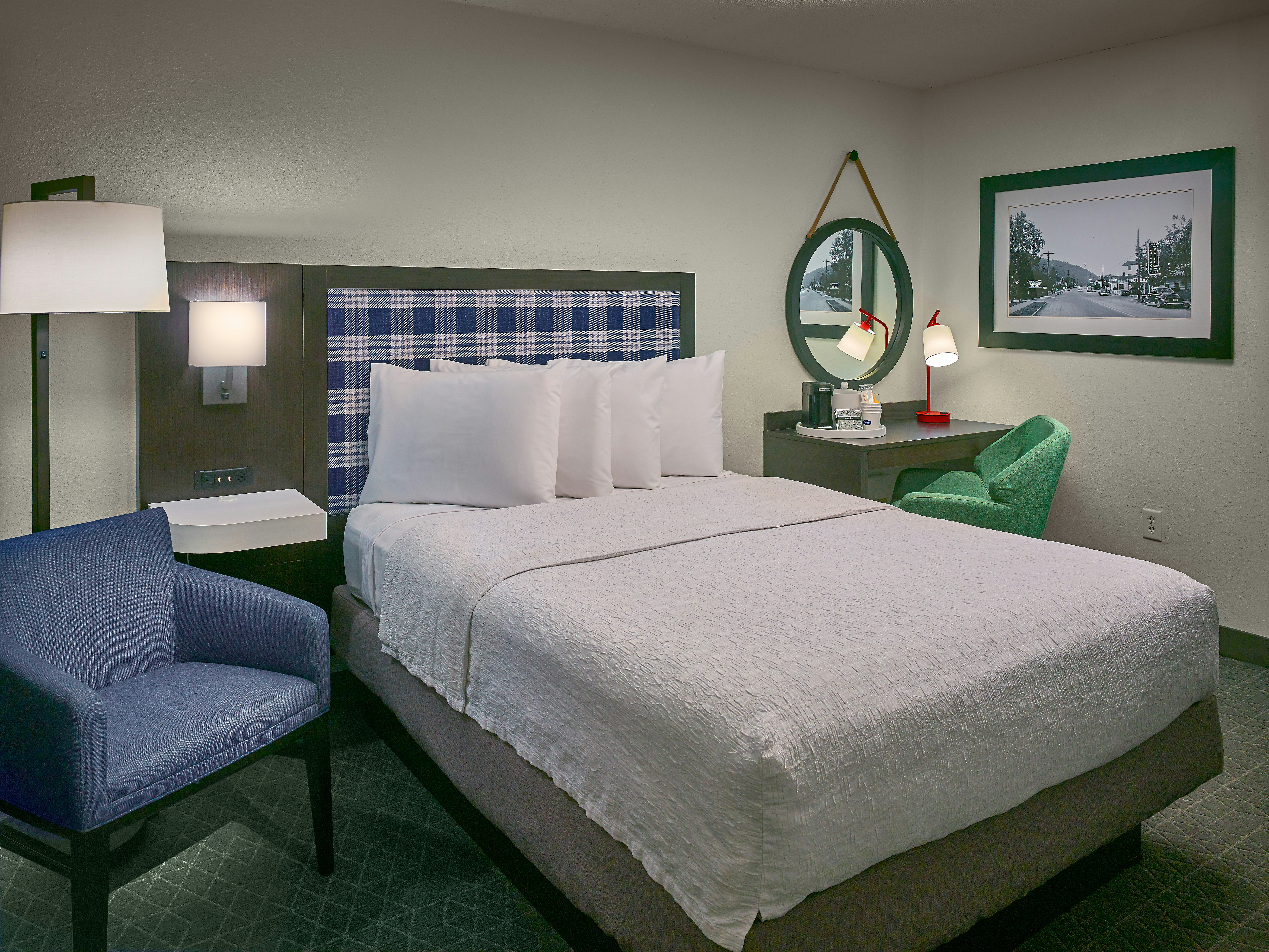 ROOM, QUEEN BED, ACCESSIBLE