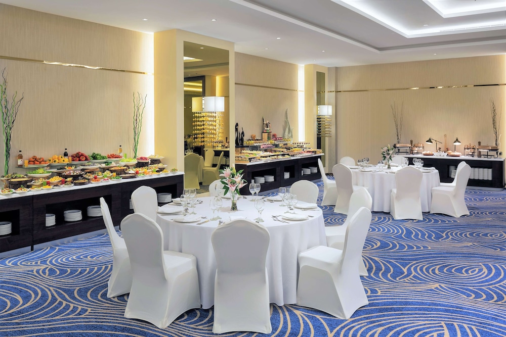 فندق راديسون بلو جدة السلام(Radisson Blu Hotel Jeddah Al Salam) 52/68