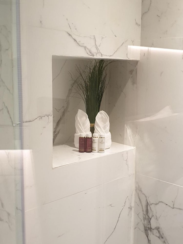 Syama Nana 43/44