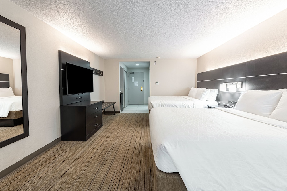 Holiday Inn Express Columbus Downtown 19/75