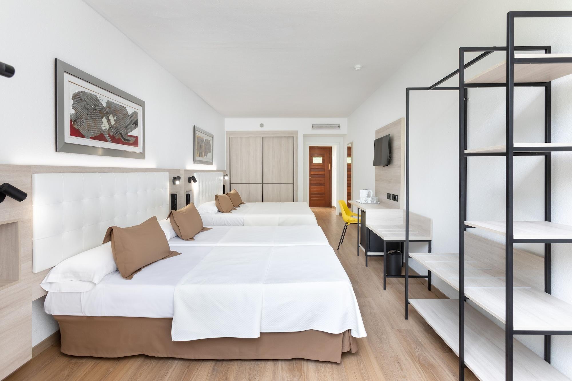 Family, Multiple Beds