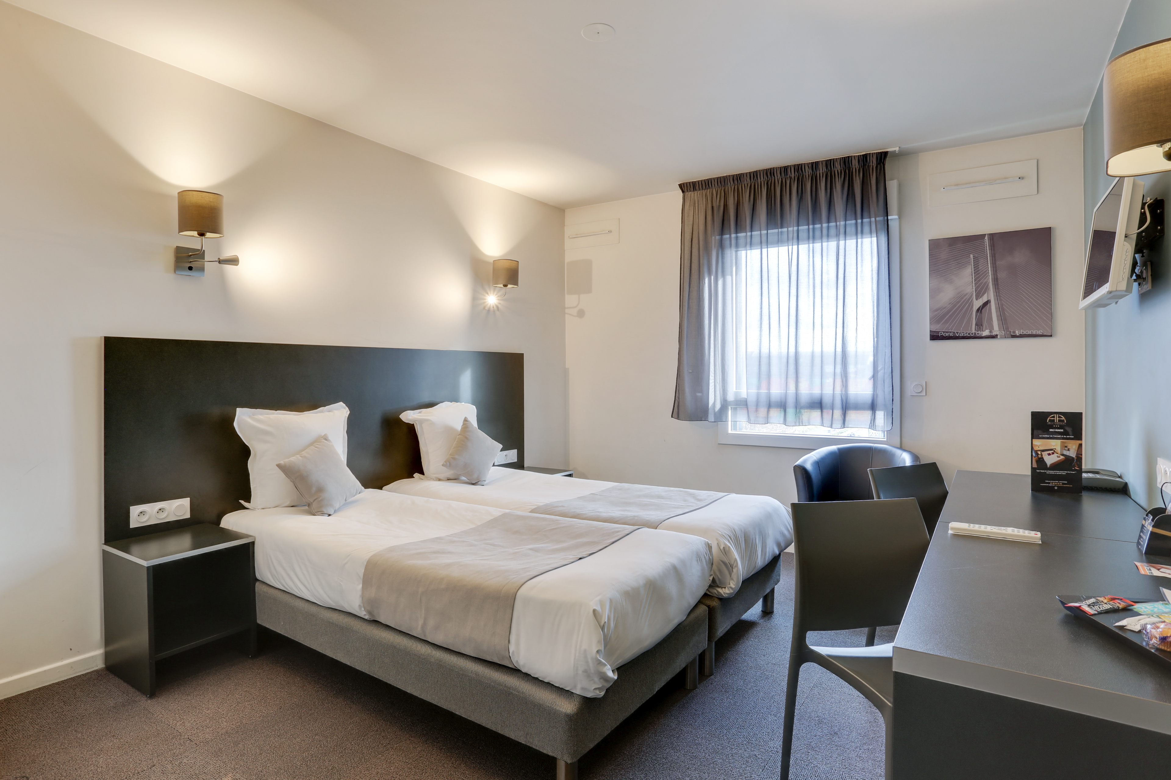 Comfort, Twin Beds