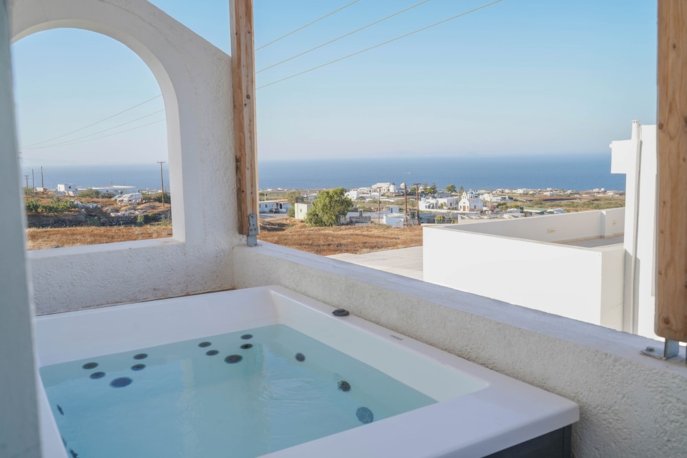 The Noverian Bios Santorini Boutique Hotel 53/78