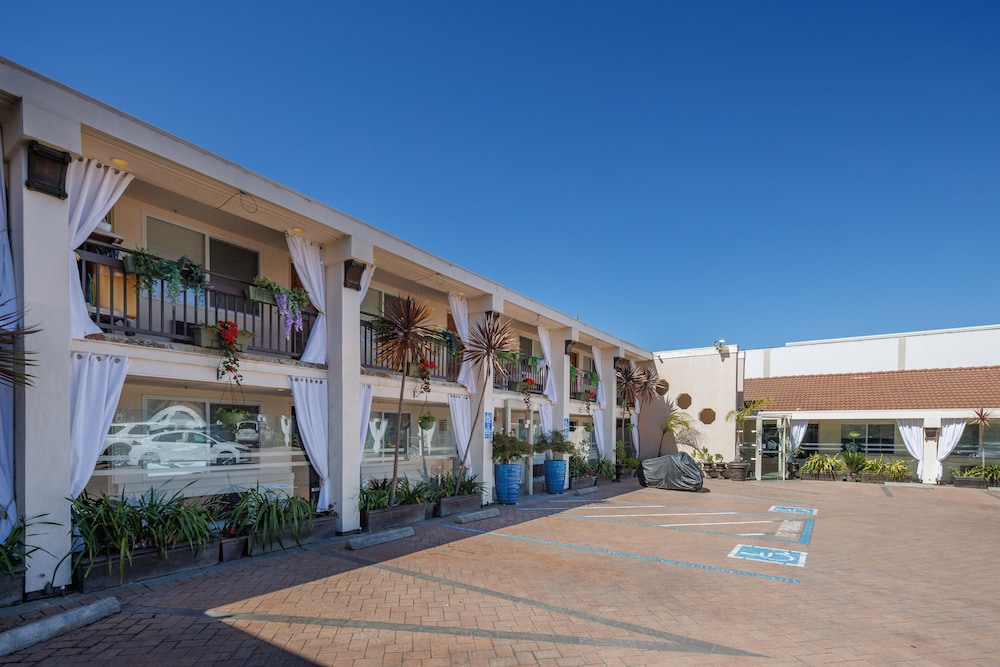 Millwood Inn And Suites 60/67