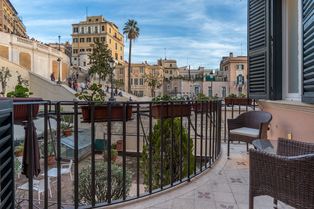 Les Diamants Spanish Steps Suite 29/46