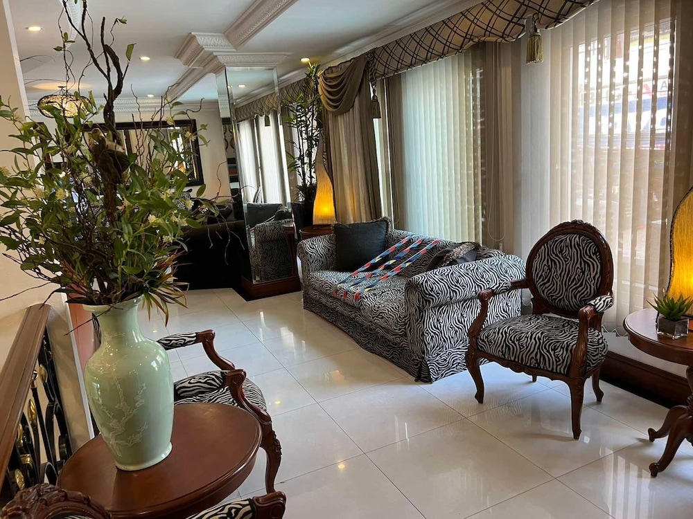 Townhouse OAK Makati Manila Near PNR Pasay Evangelista formerly VIP Suites 35/47