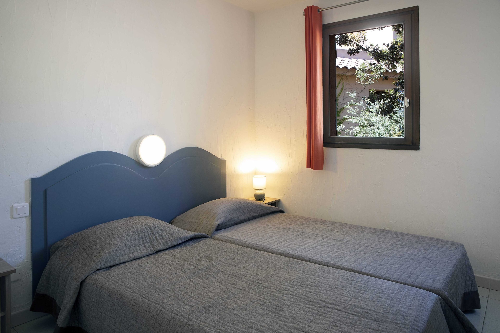 1 BEDROOM, APARTMENT