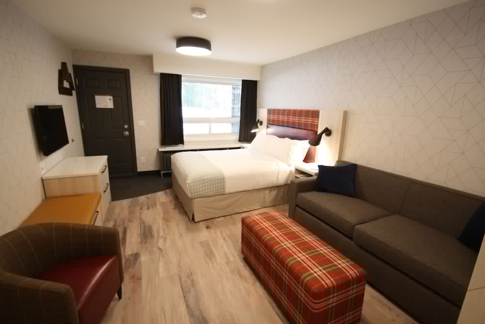 Mountaineer Lodge 28/67