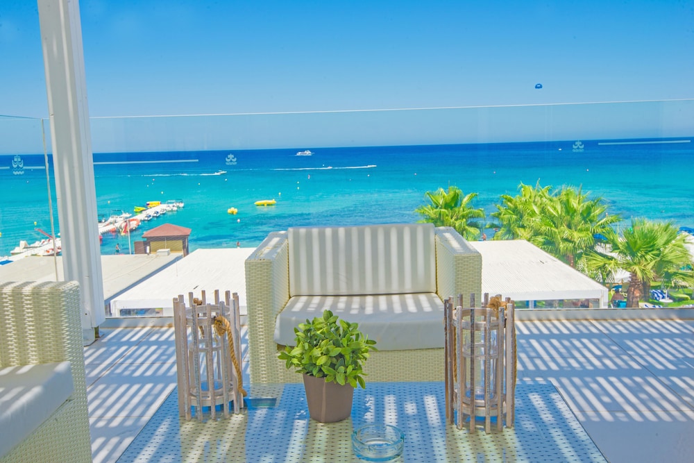 Silver Sands Beach Hotel 38/50