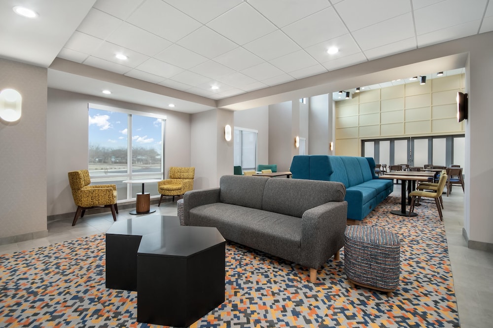 Hampton Inn & Suites by Hilton Irving DFW Airport North 34/56