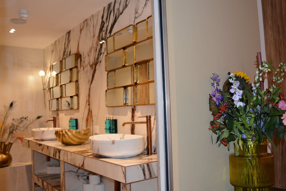If boutique hotel 53/55