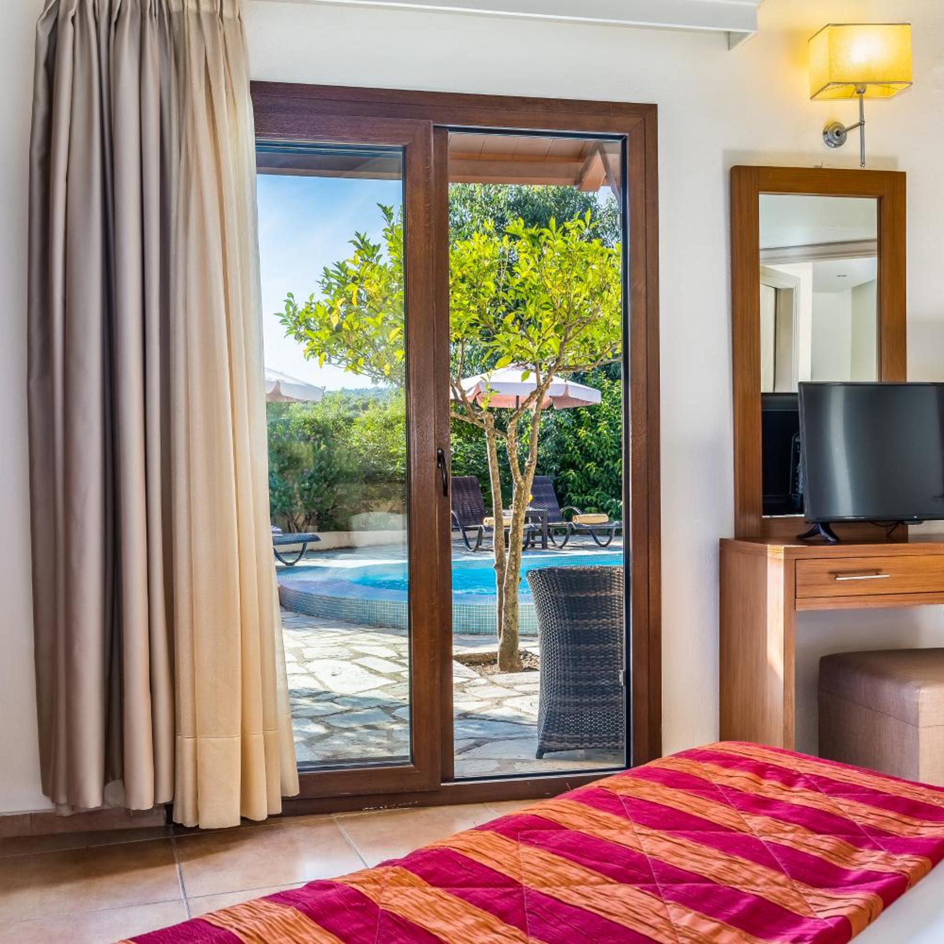 Room, Double Bed, Pool View