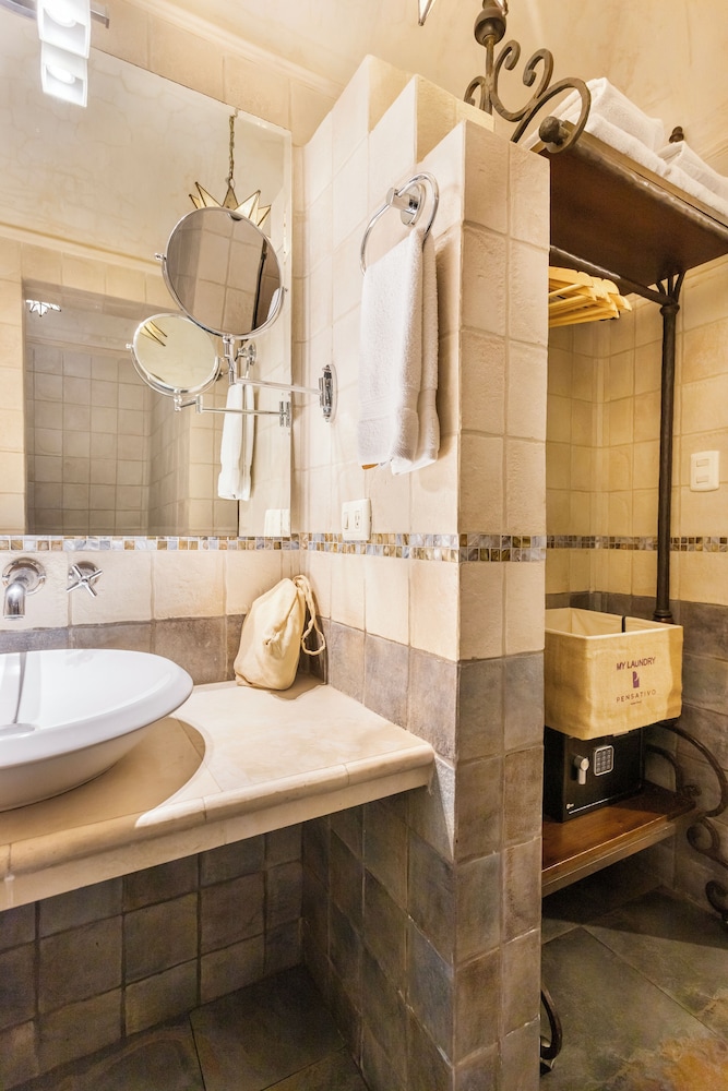 Pensativo House Hotel(formerly Casa Rosal Hotel Boutique) 64/64