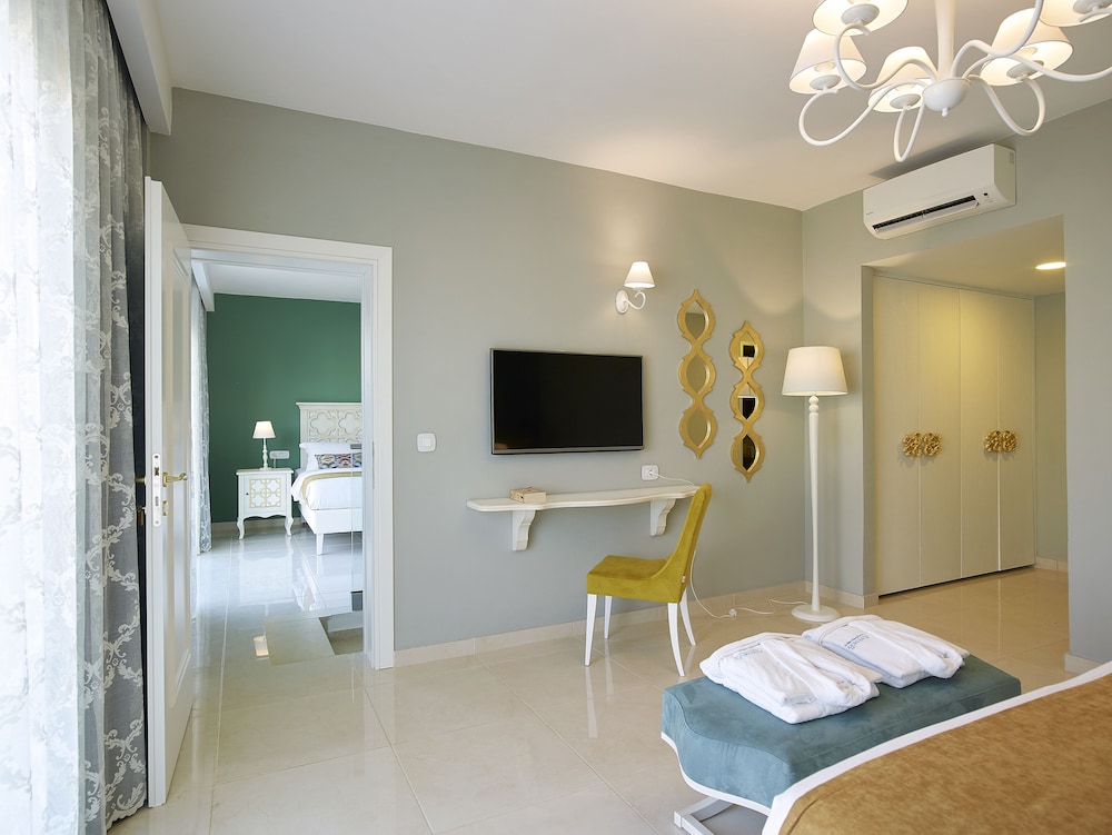 Anemos Luxury Grand Resort 141/153