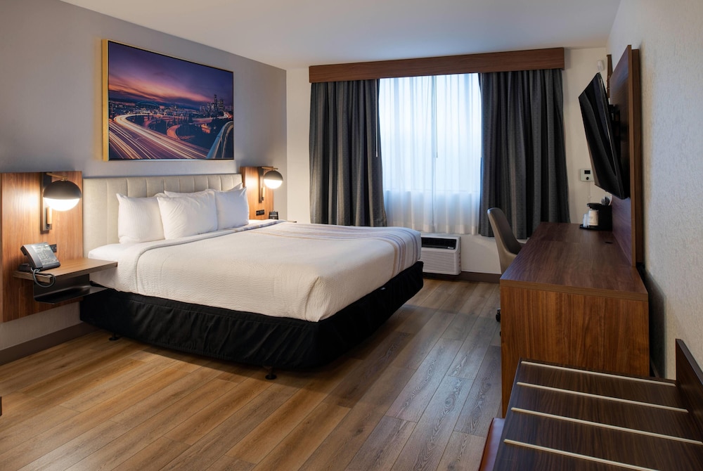 La Quinta Inn & Suites by Wyndham Seattle Sea-Tac Airport 15/48