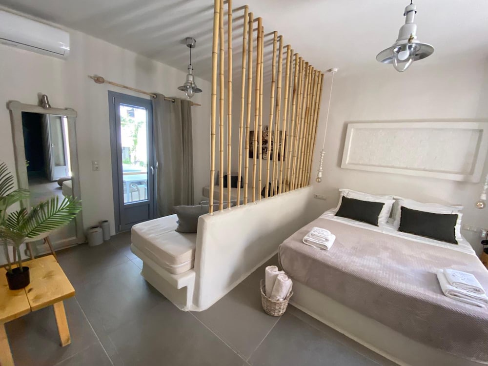 Ampelos Suites 12/30