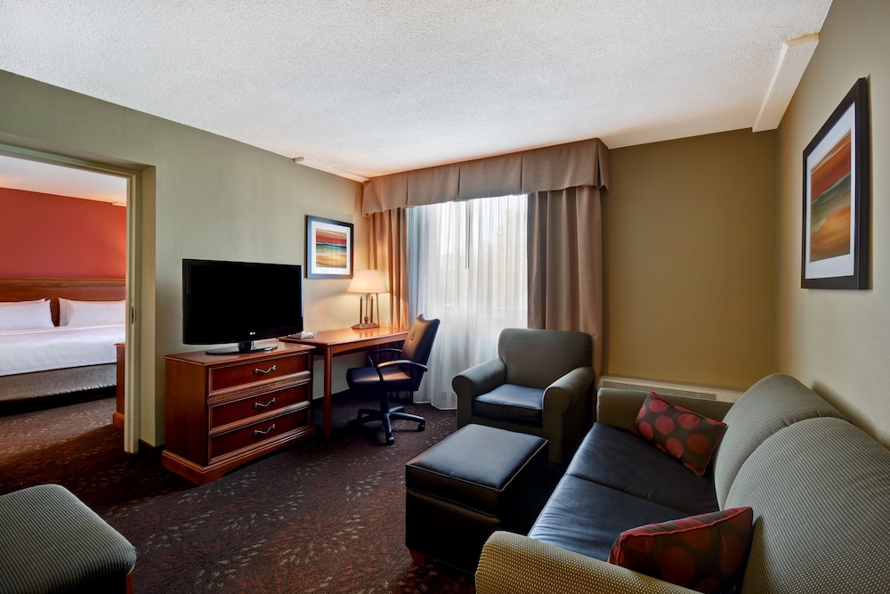 Holiday Inn Cincinnati-Riverfront 35/58