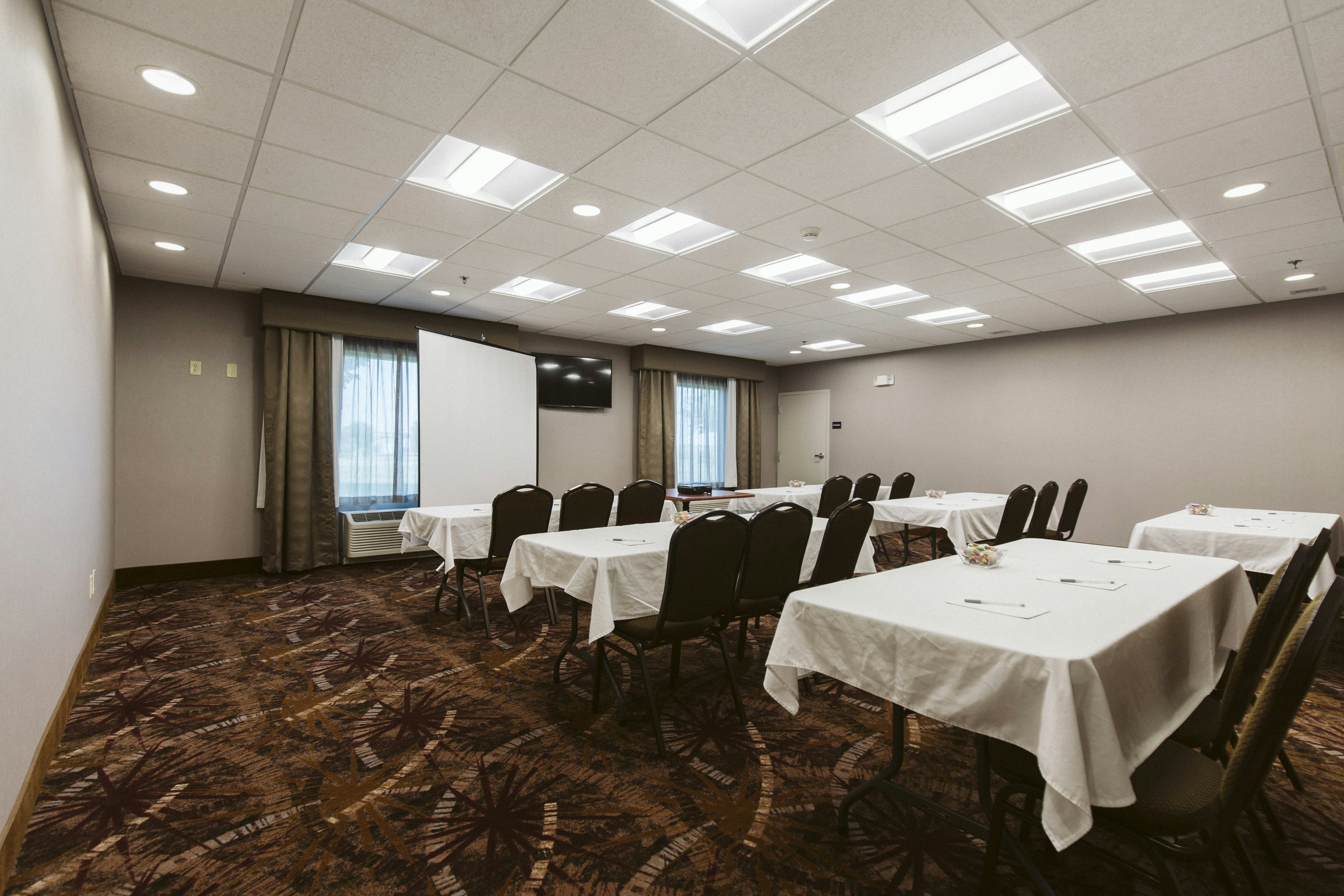 Hampton Inn Bismarck 62/78