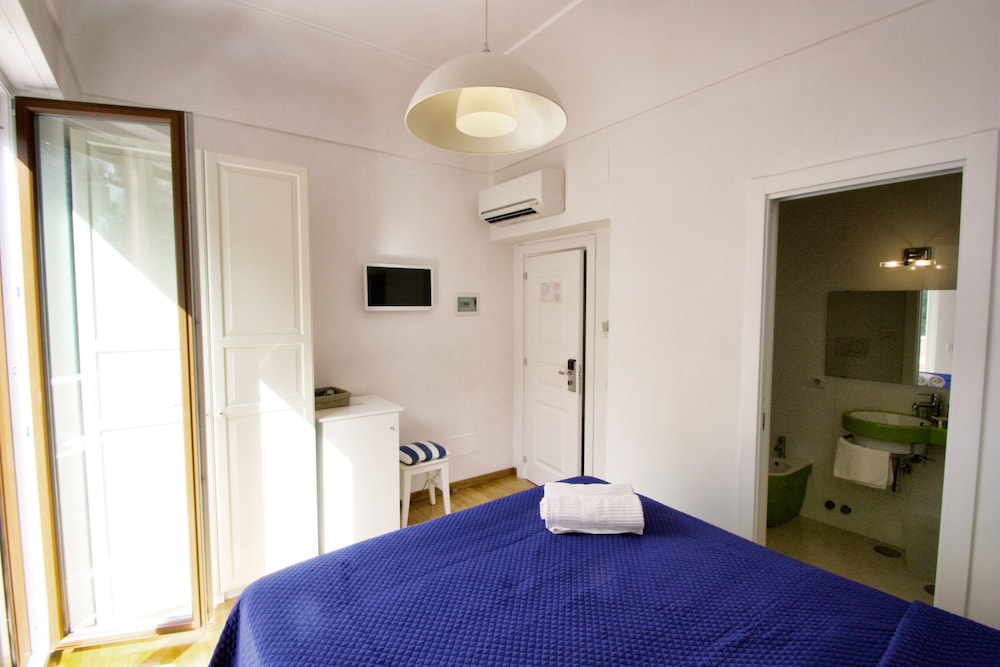 Capri Inn 3/24