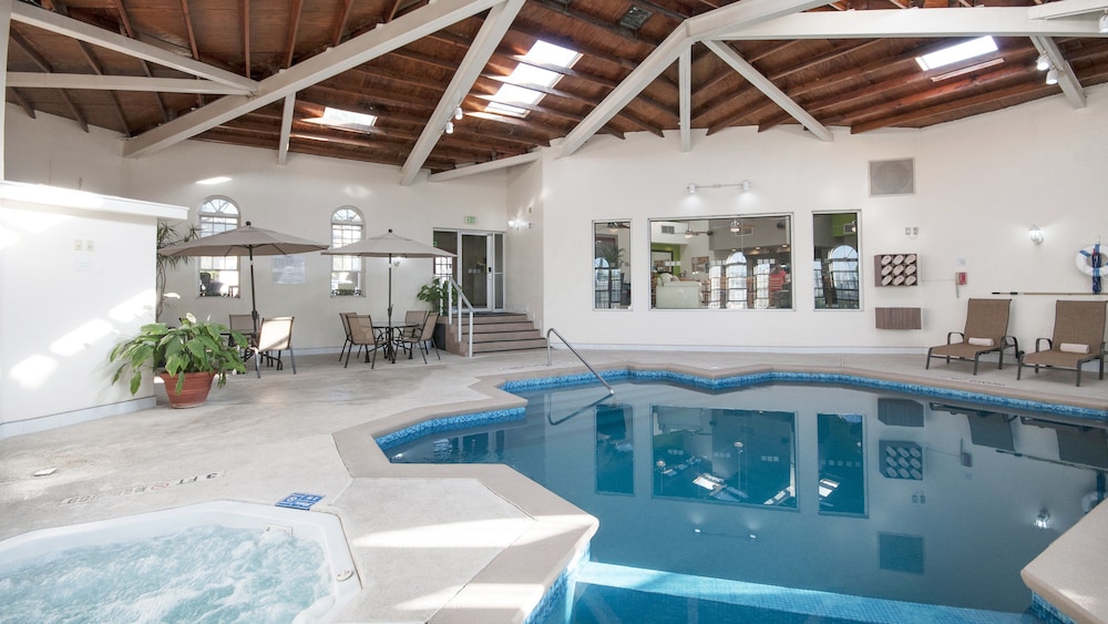 swimming pool spa