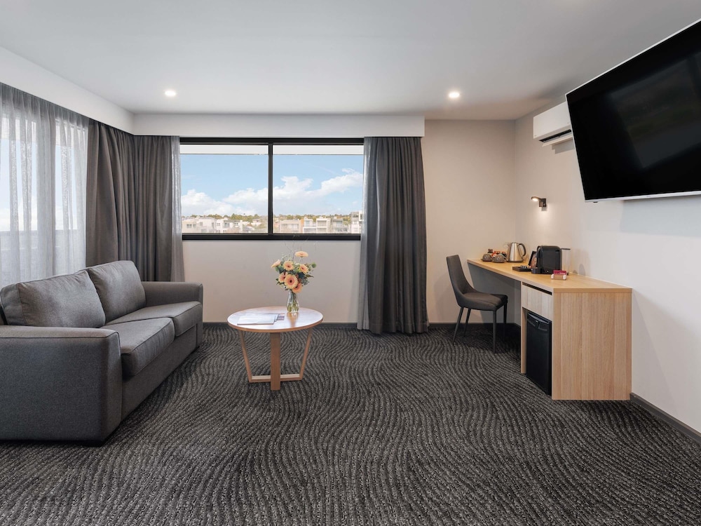 Mercure Melbourne Caroline Springs 30/48