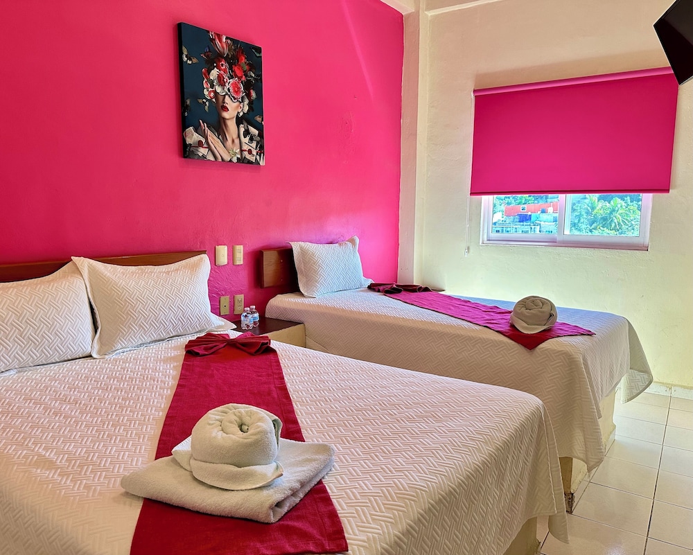 غرفة قياسية بسرير كوين وسرير فردي بإطلالة على المسبح، Barranquilla Hotel 4/10