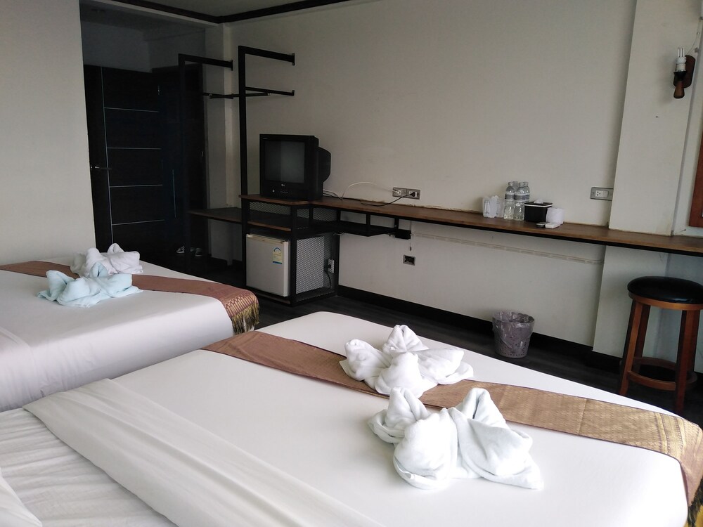 Pimpimarn Beach Hotel 6/66