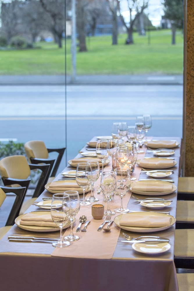 Flagstaff Gardens Hotel 44/65