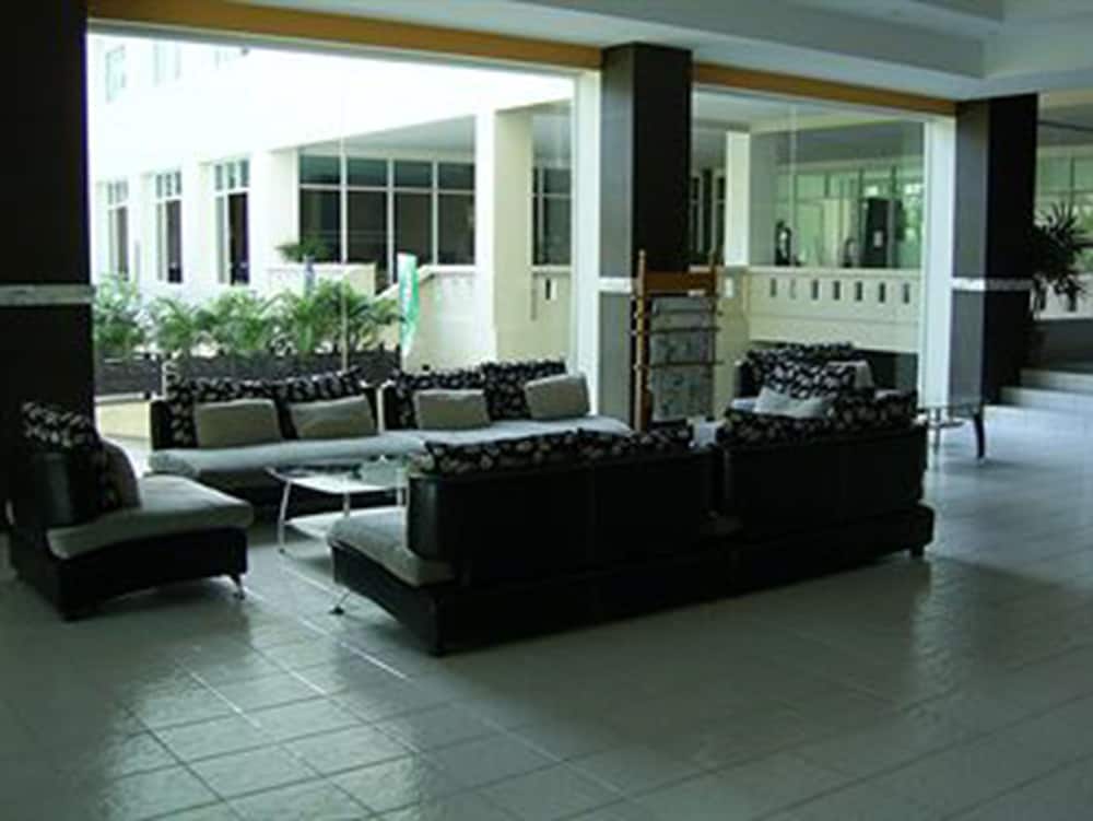 CROWN PATTAYA BEACH HOTEL 43/58