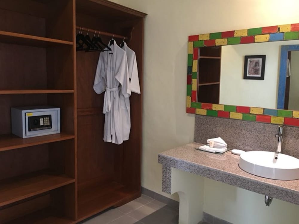 Villa Nirvana 45/81