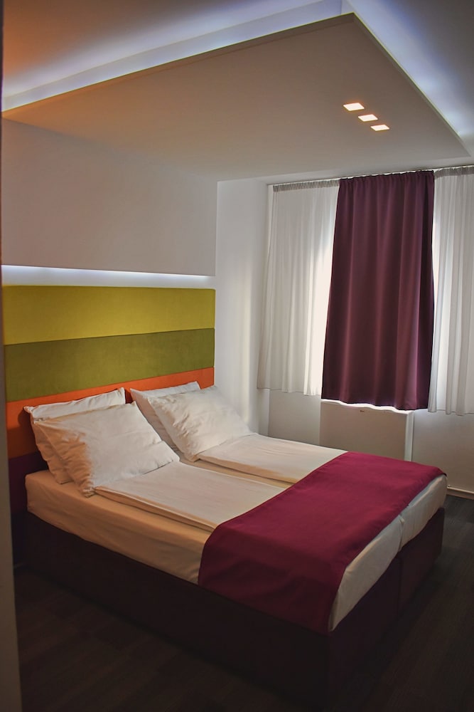 Hotel Hecco Sarajevo 28/71