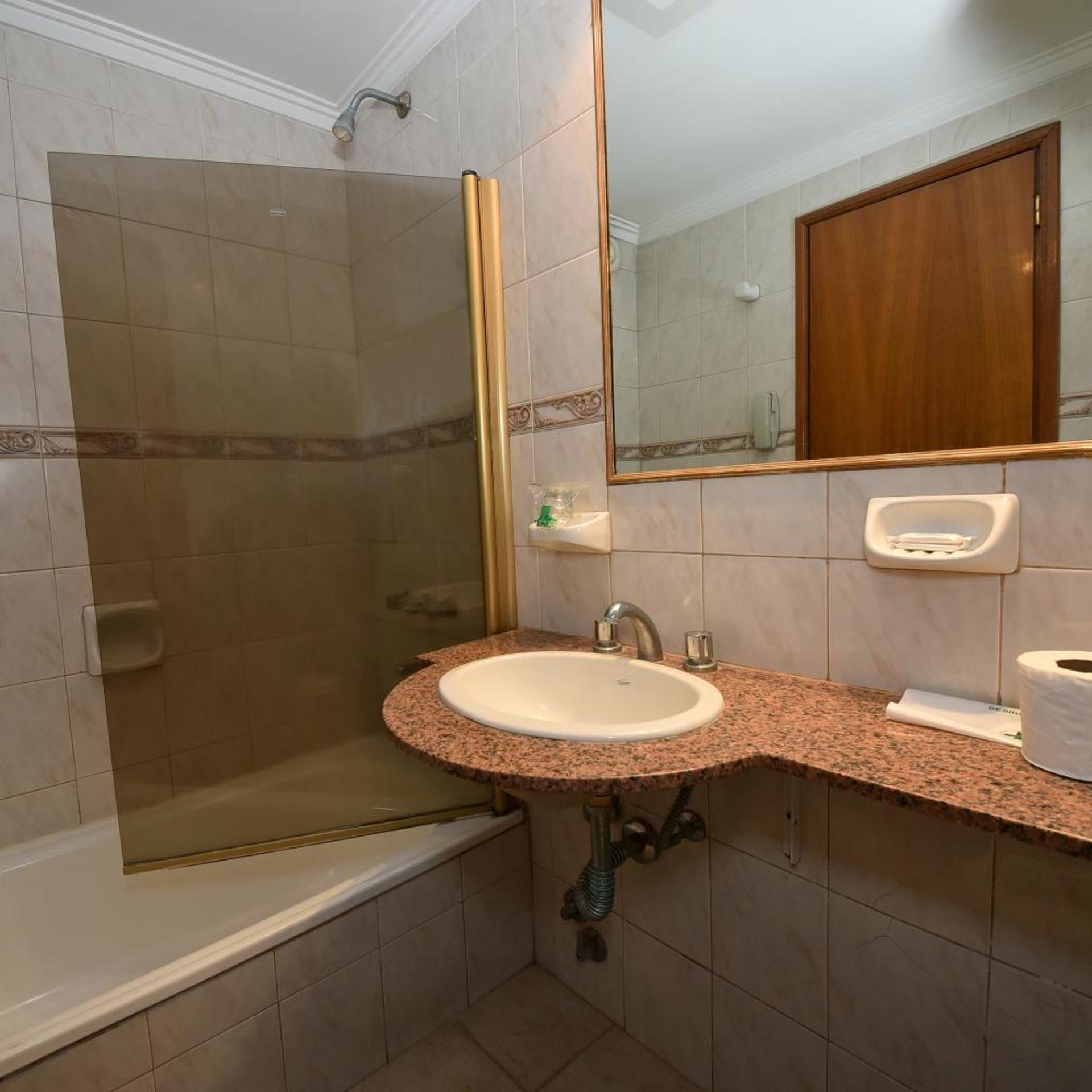 Gran Hotel Skorpios 56/59