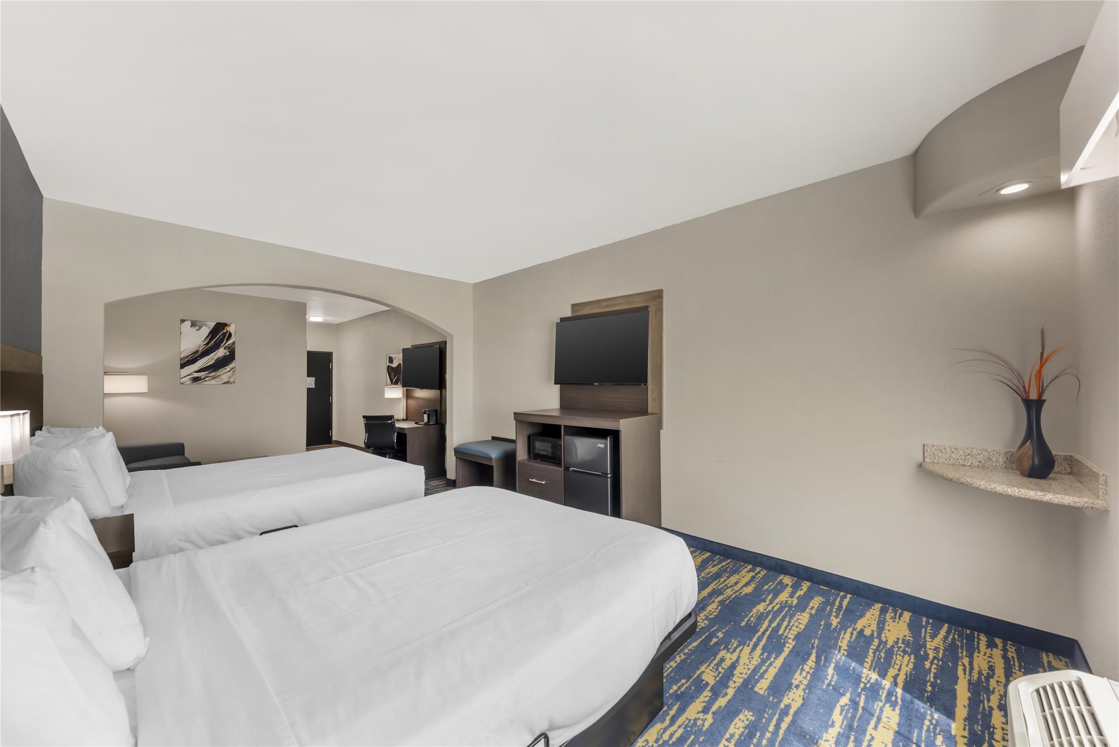 Suite, 2 Queen Beds, Sofa