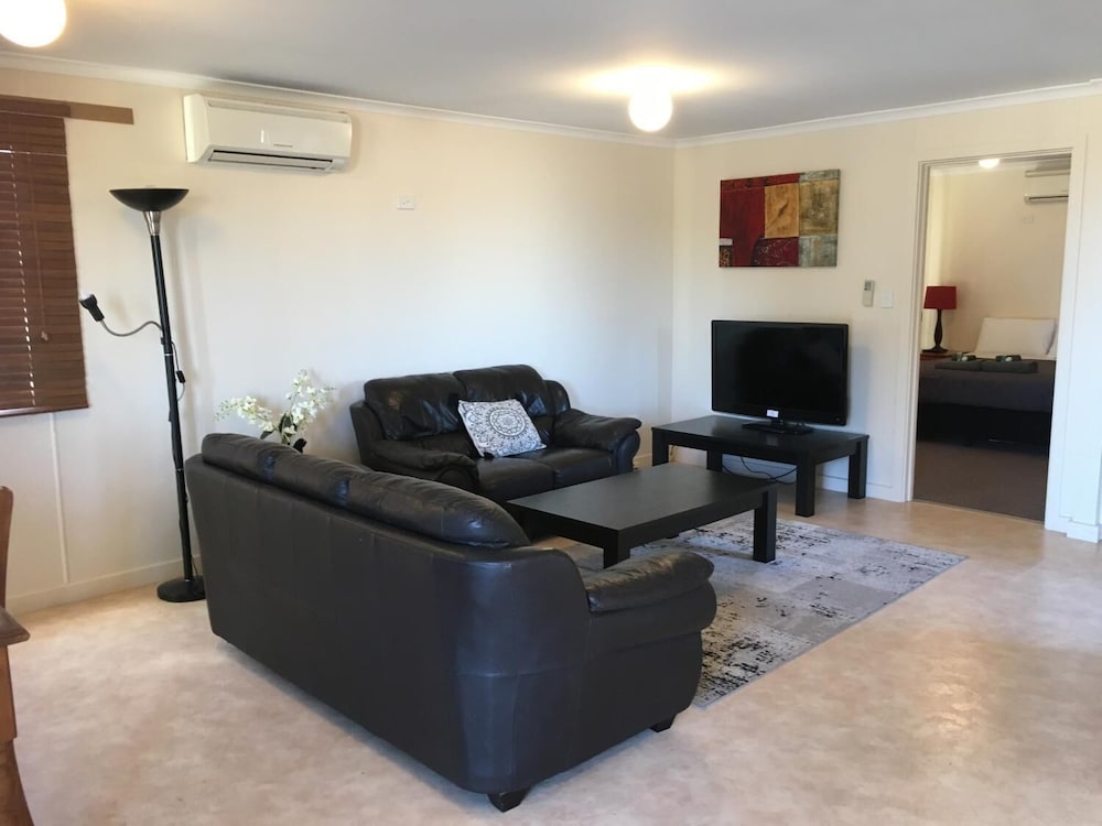 AIRPORT WHYALLA MOTEL 41/58