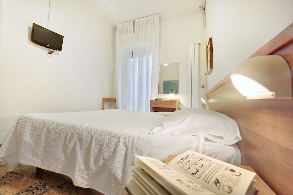 HOTEL MAYOLA 28/73