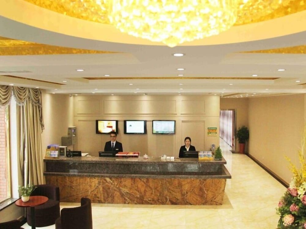 Lobby at GREENTREE INN QINGDAO DEVELOPMENT DISTRICT SDUST EXPRESS HOTEL, QINGDAO