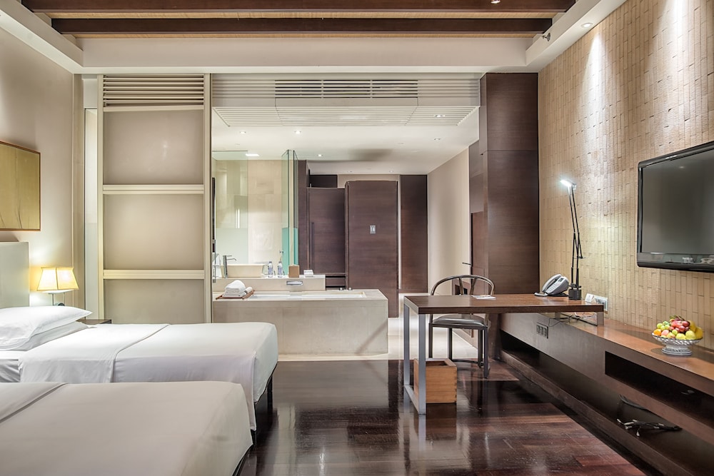 Park Hyatt 48/50