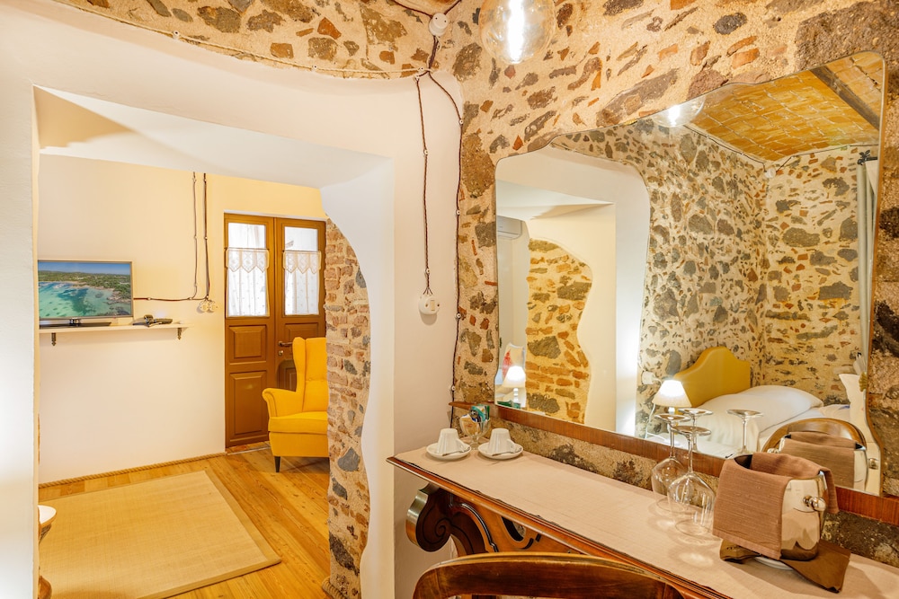 Albergo Diffuso Mannois 50/50