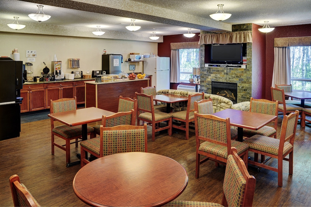 Lakeview Inn & Suites 26/32