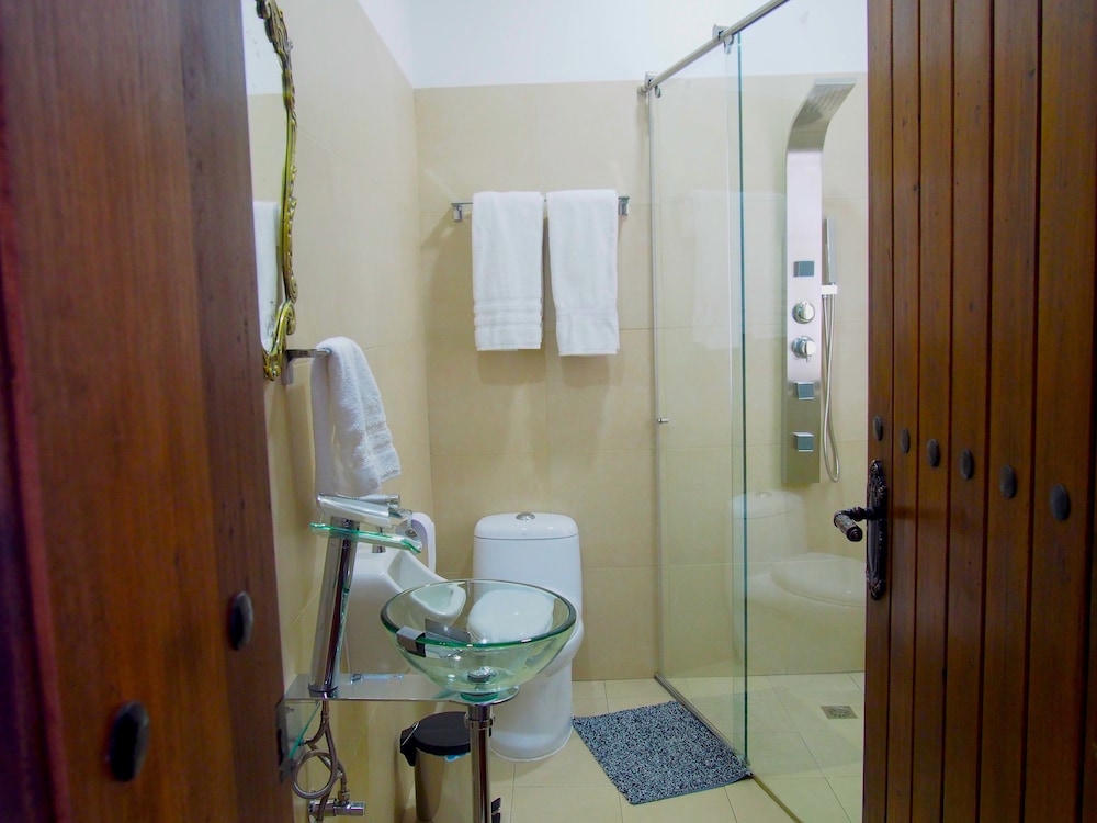 Bogota Bed And Breakfast Inn 54/56
