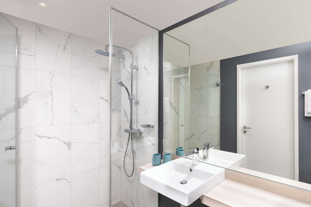 Radisson Hotel & Suites Zurich 48/50