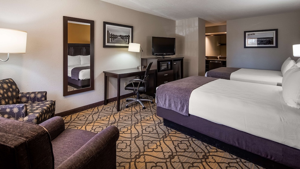 Best Western Of Harbor Springs 17/35