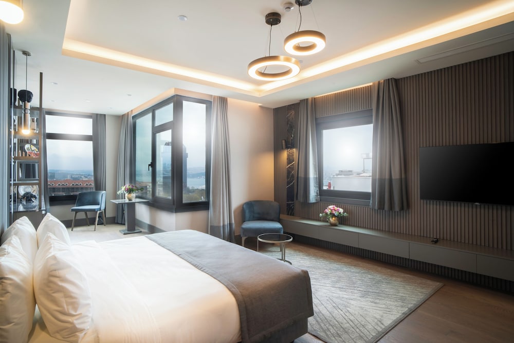 LOFT, SUITE