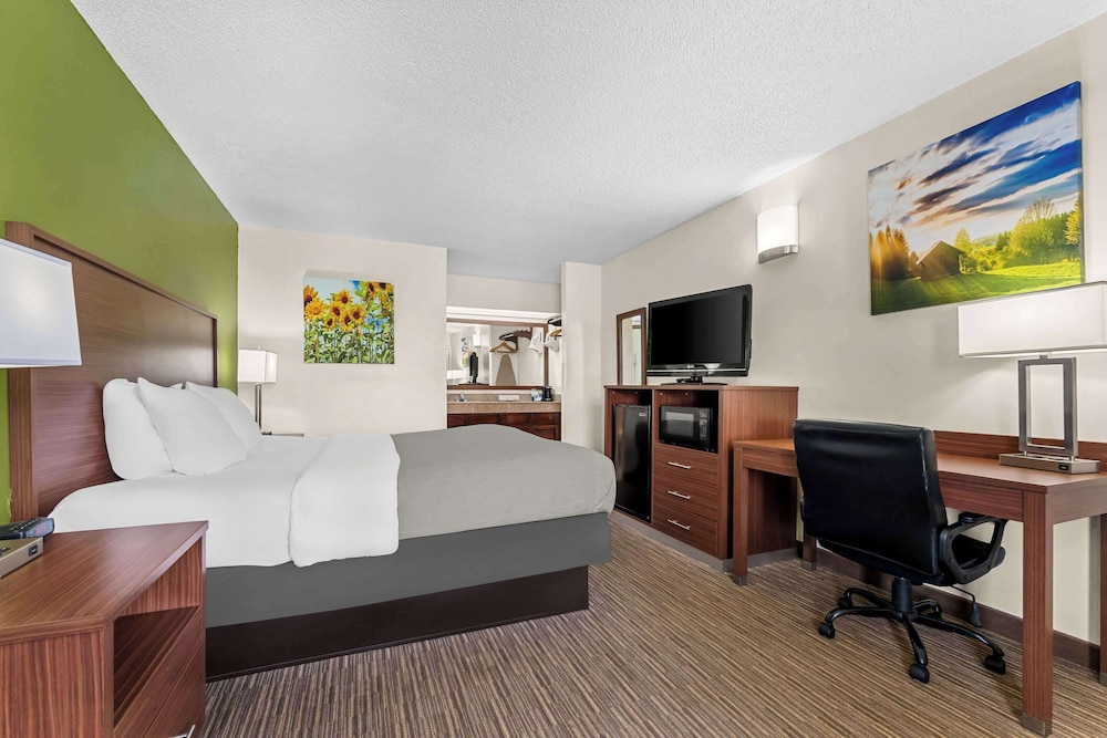 غرفة بسرير كينج لذوي الإعاقة، Quality Inn Eastman 3/4
