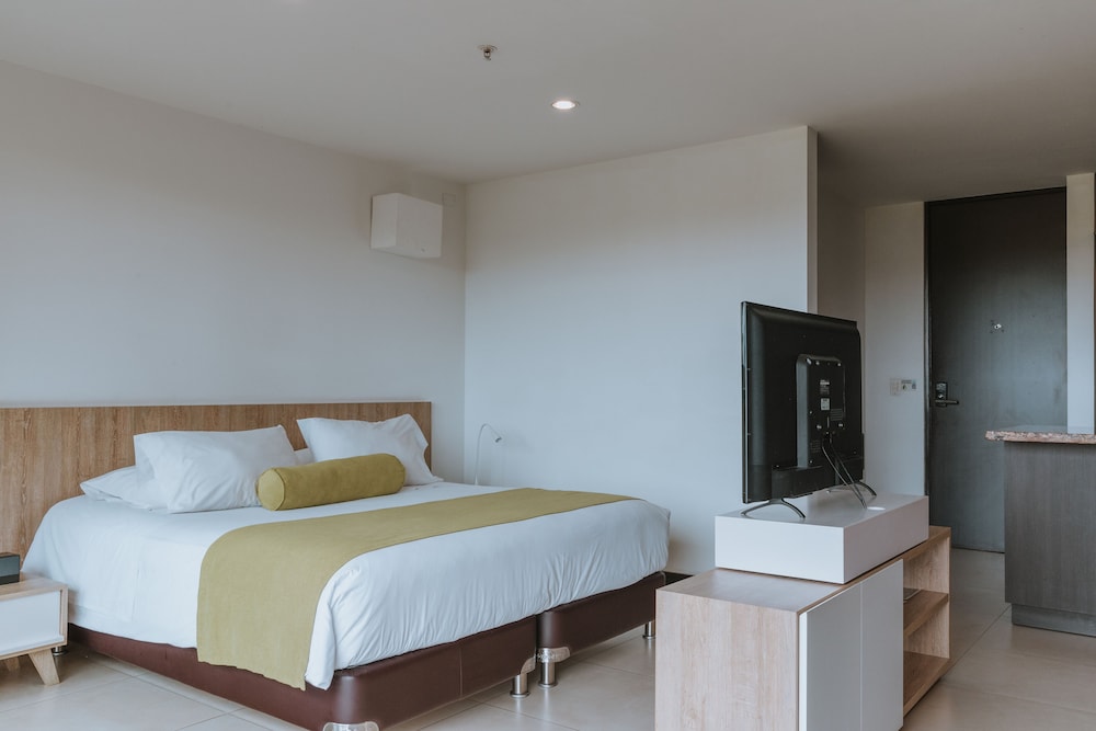 Travelers Rio Verde Living Suites 13/50