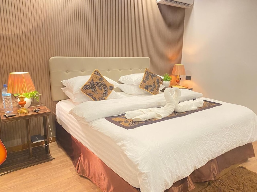 Himeyn Beach Inn - Ocho Homes by Eight Continents 10/27