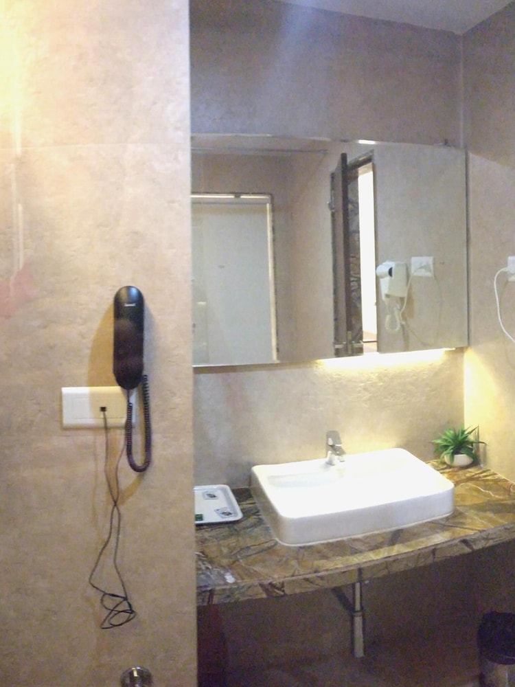 Club Mahindra Dwarka 27/29