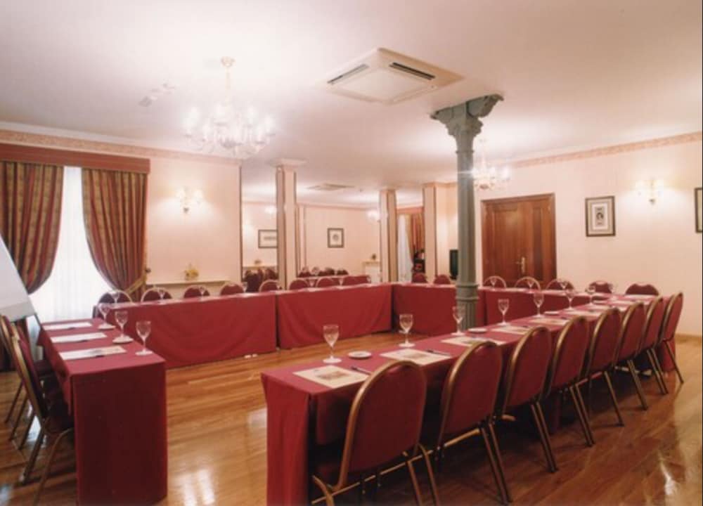 Infanta Isabel Hotel 9/64